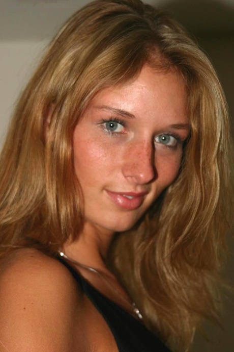 First timer Sara sheds a black dress and lace underwear to get naked 30492284