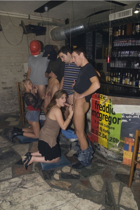 White sluts Teresa Lynn and Silke Mausz pleasure long cocks during group sex 23039650