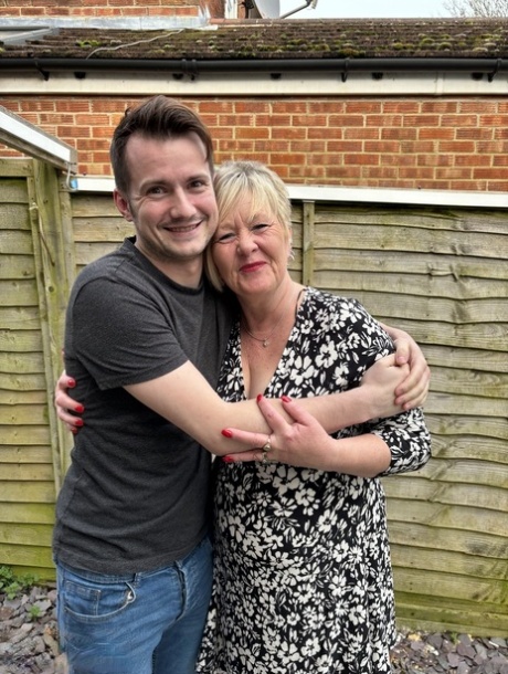 Old blonde woman Chantelle Blue has sex with a young man on a sofa 91768093