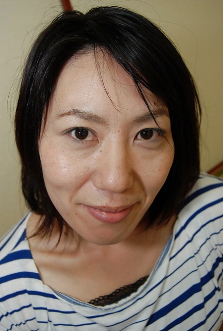 Splendid Asian brunette babe Masako is ready to take a hot bath 54146827